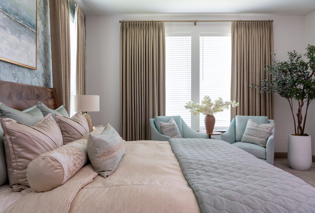 Soft Neutral Bedroom With Window Seating 